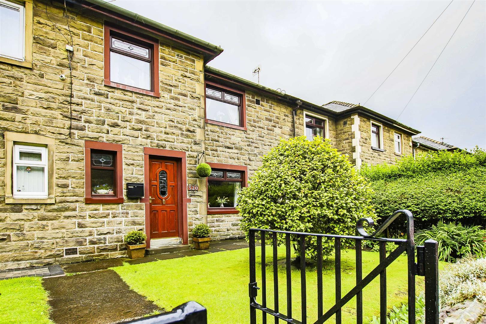 3 Bed Mid Quasi House For Sale - Main Image